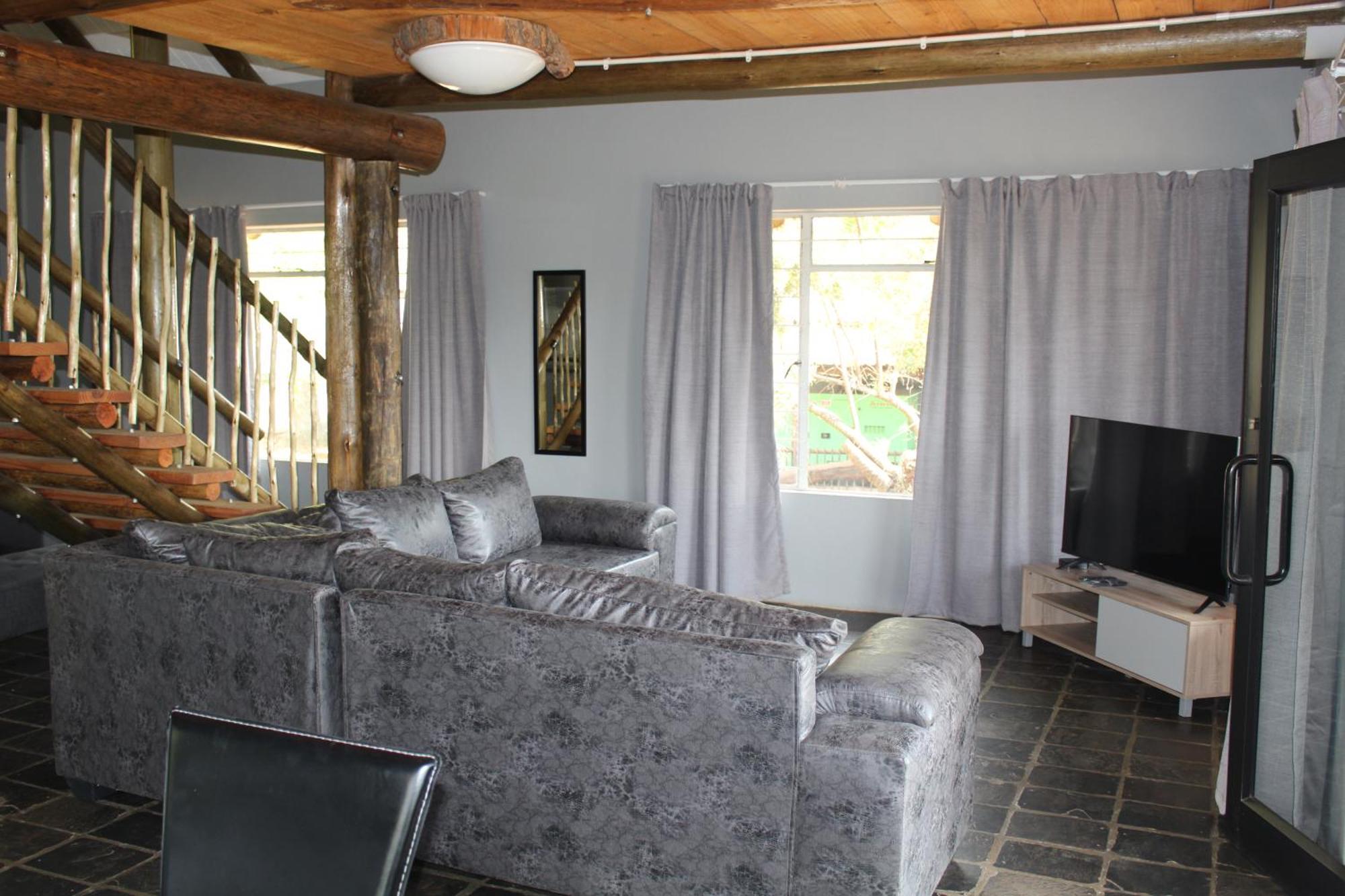 Self-Catered Apartment With Pool Krugersdorp Chambre photo