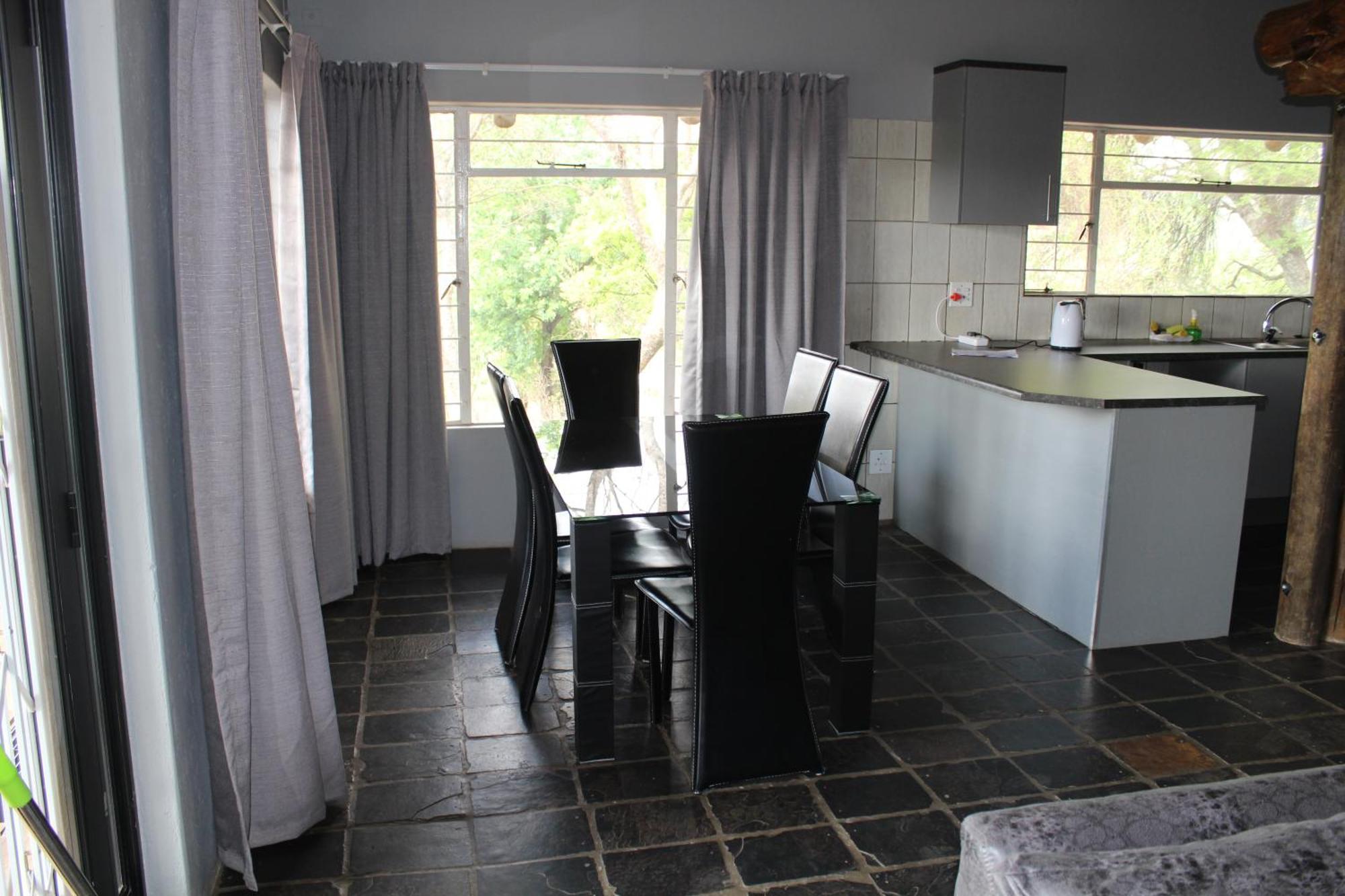 Self-Catered Apartment With Pool Krugersdorp Chambre photo